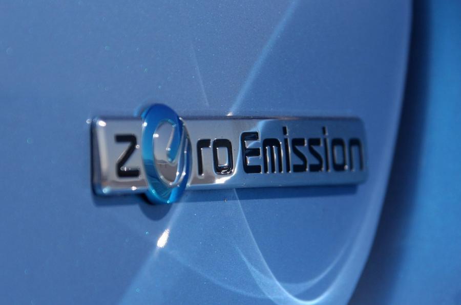  Nissan Leaf 2011 года  (фото 39 из 53)